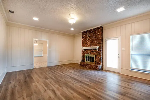 525 Danny Drive, Desoto, TX 75115