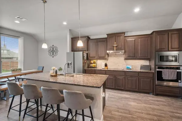 5610 Goodnight Court, Midlothian, TX 76065