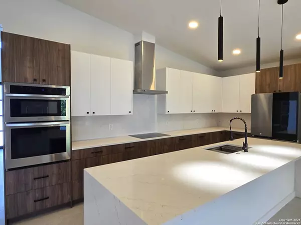 707 Lone Circle, San Antonio, TX 78260