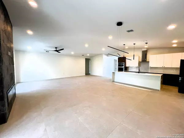 707 Lone Circle, San Antonio, TX 78260