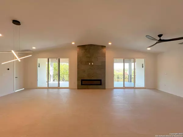 707 Lone Circle, San Antonio, TX 78260