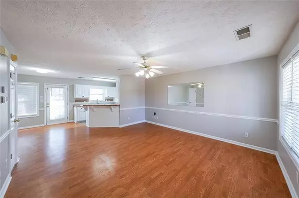 380 HICKORY ST, Social Circle, GA 30025