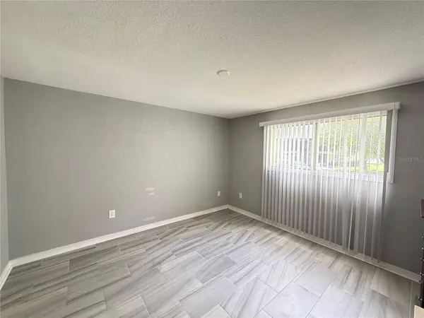 950 LAKE DESTINY RD #B, Altamonte Springs, FL 32714