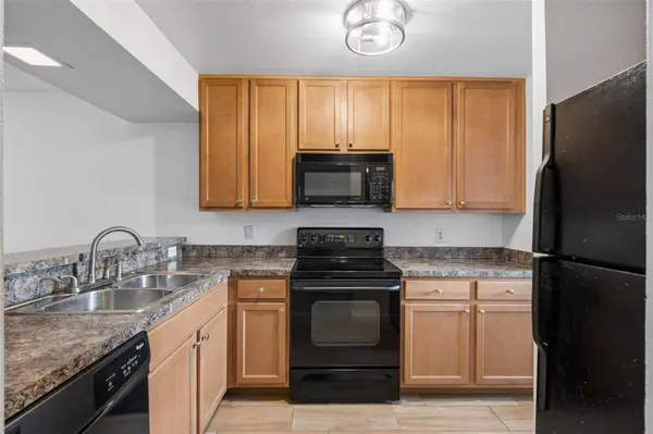 2818 PLAZA TERRACE DR #2818, Orlando, FL 32803