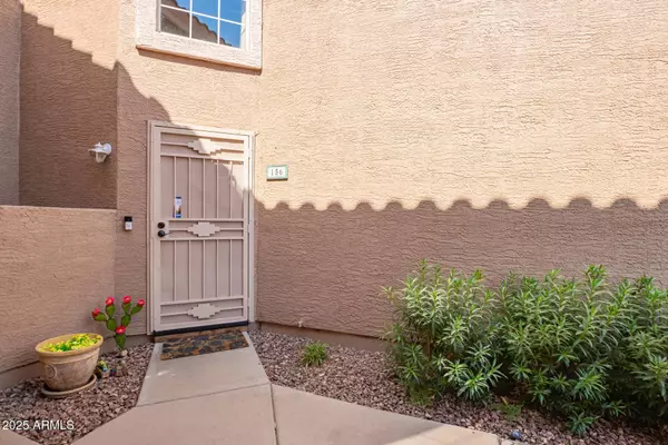 1633 E LAKESIDE Drive #156, Gilbert, AZ 85234