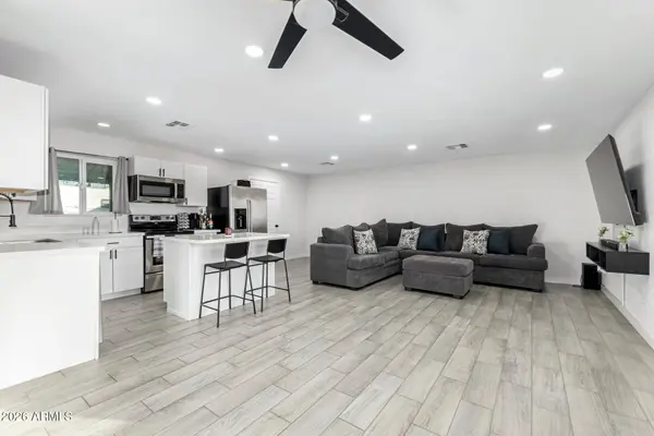 9215 S 7TH Avenue, Phoenix, AZ 85041