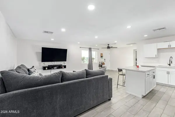 9215 S 7TH Avenue, Phoenix, AZ 85041