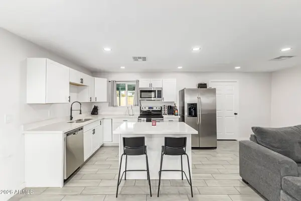 9215 S 7TH Avenue, Phoenix, AZ 85041