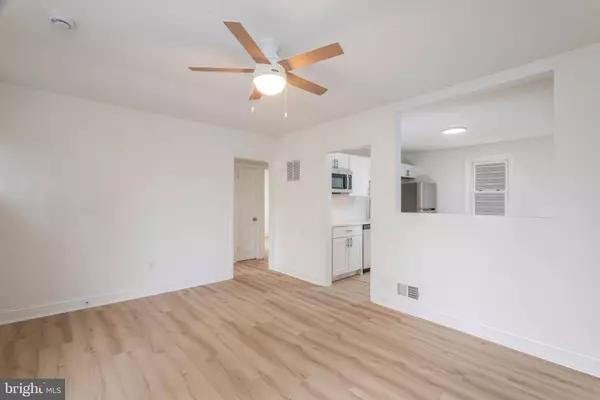 653 N EVERGREEN AVE, Woodbury, NJ 08096