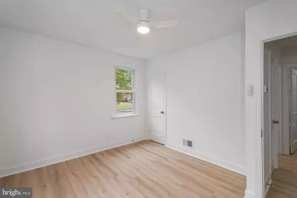 653 N EVERGREEN AVE, Woodbury, NJ 08096