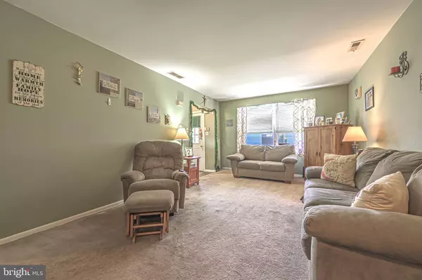 827 SAINT REGIS CT, West Deptford, NJ 08051