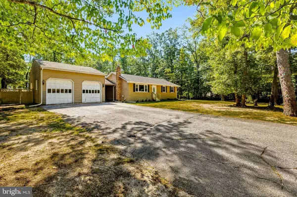 1741 LAKESIDE DR, Williamstown, NJ 08094