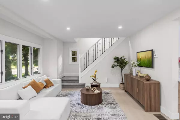 4 E HADDON AVE, Oaklyn, NJ 08107