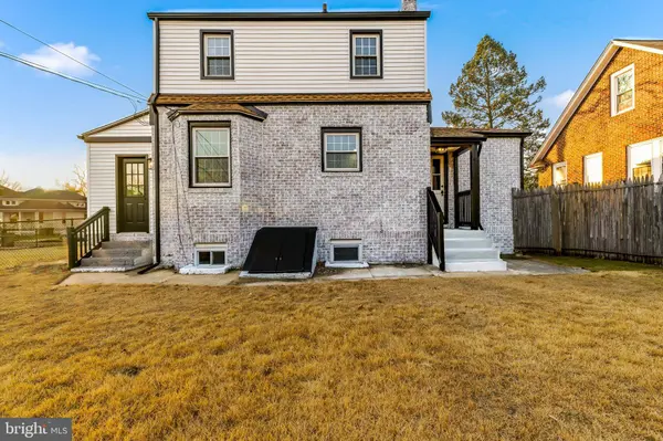 517 GREENWICH AVE, Paulsboro, NJ 08066