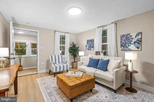 1 DIXIE DR, Penns Grove, NJ 08069