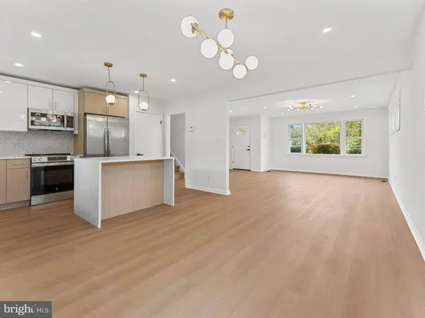 335 MYRTLE AVE, Woodbury, NJ 08096
