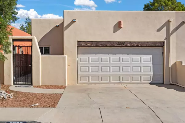 2258 Calle de Ortiz SW, Los Lunas, NM 87031-8421