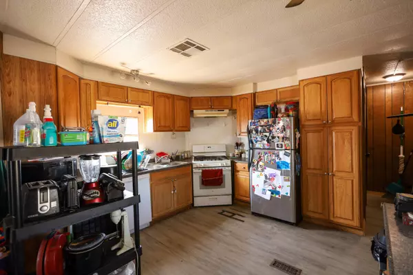 9 SENA DR, Los Lunas, NM 87031