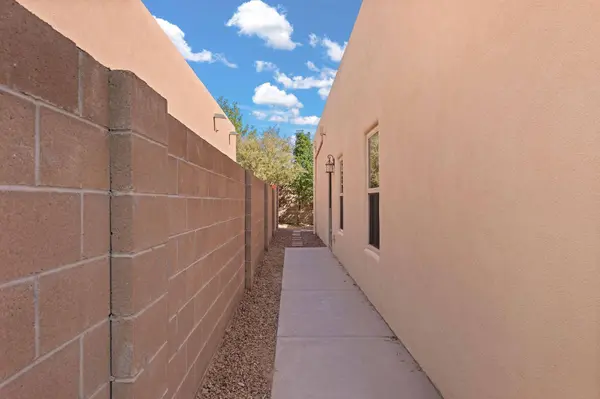 2258 CALLE DE ORTIZ, Los Lunas, NM 87031