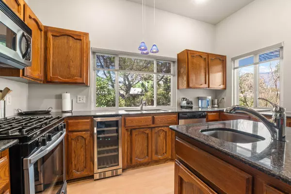 5512 Overlook DR NE, Albuquerque, NM 87111