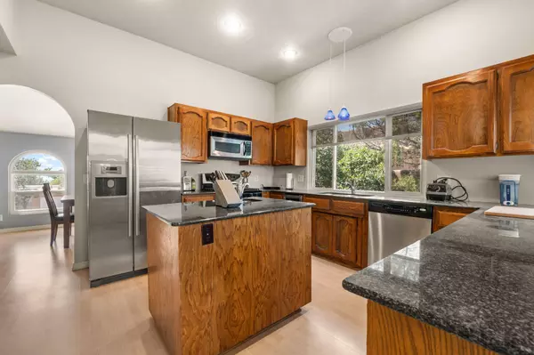 5512 Overlook DR NE, Albuquerque, NM 87111