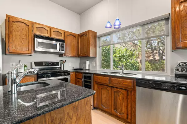 5512 Overlook DR NE, Albuquerque, NM 87111