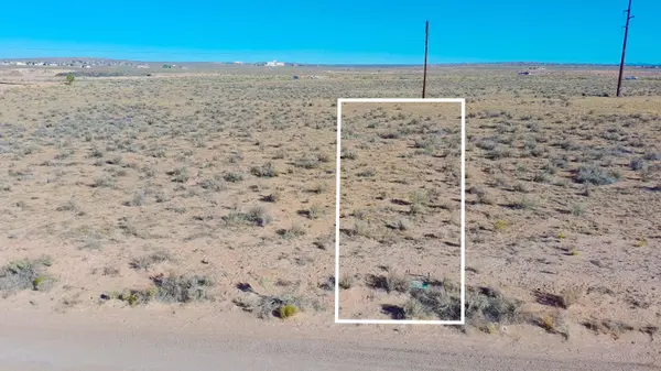 1921 Eucalyptus RD NE #17, Rio Rancho, NM 87144