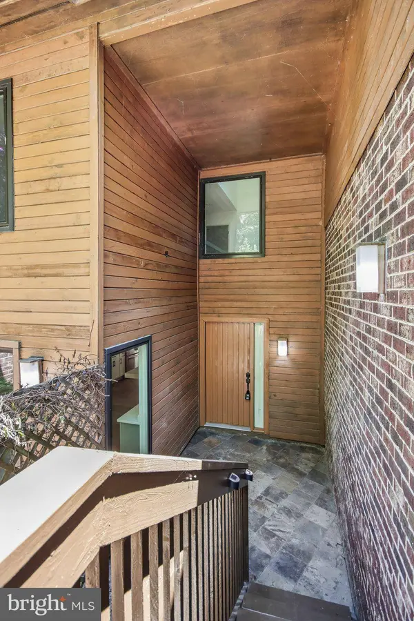 2121 CABOTS POINT LN, Reston, VA 20191