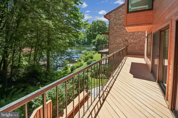 2121 CABOTS POINT LN, Reston, VA 20191