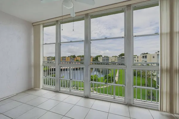 205 SE 11th TER, Dania Beach, FL 33004