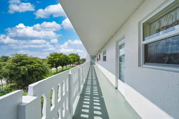 205 SE 11th TER, Dania Beach, FL 33004