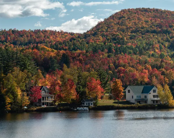 New Hampshire's Fall Tourism Is Thriving Despite Inflation