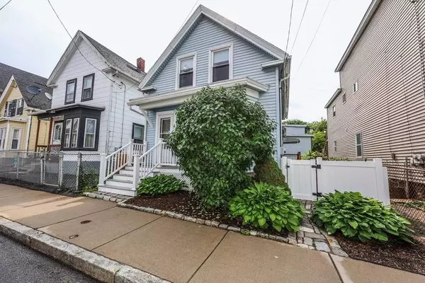 76 Newhall St, Lowell, MA 01852