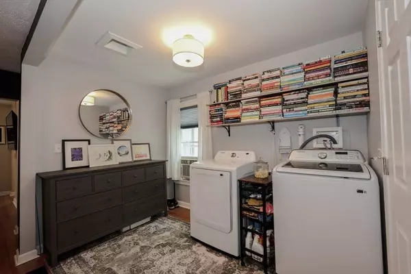 76 Newhall St, Lowell, MA 01852