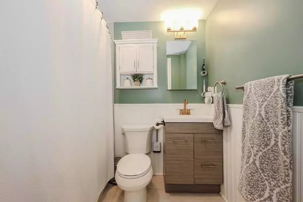 76 Newhall St, Lowell, MA 01852