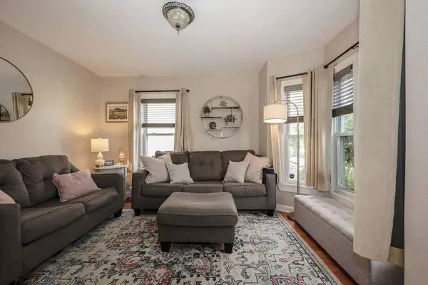 76 Newhall St, Lowell, MA 01852