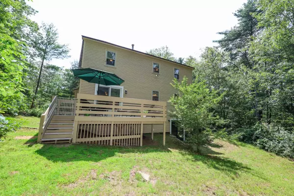 16 Custer CIR, Nashua, NH 03062