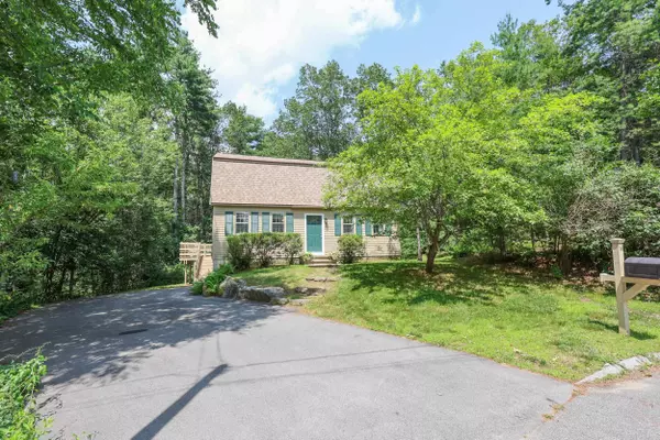 16 Custer CIR, Nashua, NH 03062