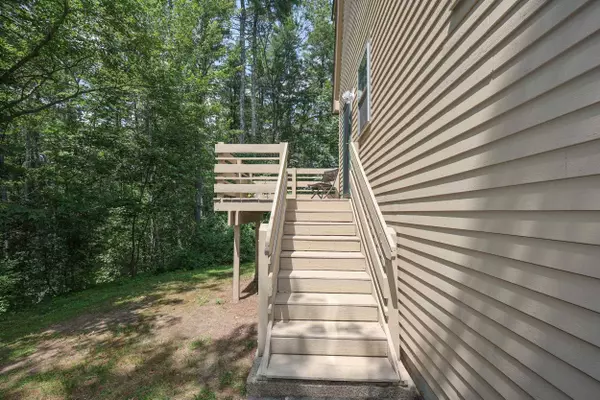 16 Custer CIR, Nashua, NH 03062