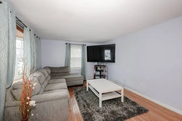 57 Arnold Ave, Lowell, MA 01852