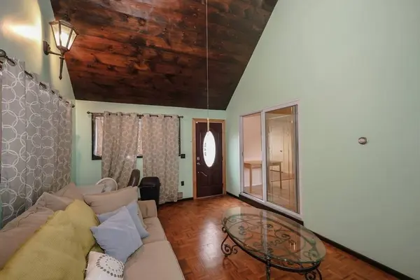 57 Arnold Ave, Lowell, MA 01852