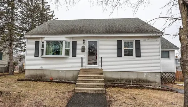 57 Arnold Ave, Lowell, MA 01852