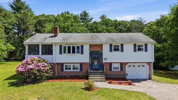 55 Burnham Rd, Billerica, MA 01862