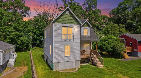 17 Trues Pkwy, Sandown, NH 03873
