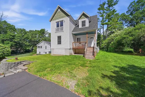 17 Trues Pkwy, Sandown, NH 03873