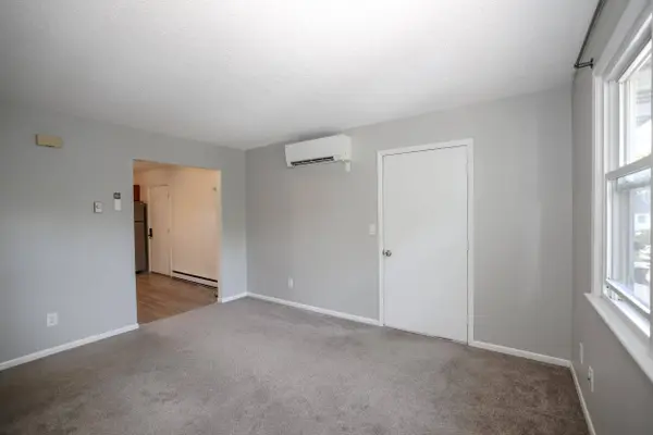 31 Springview AVE #3, Manchester, NH 03103