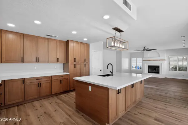 2034 E CATHEDRAL ROCK Drive, Phoenix, AZ 85048