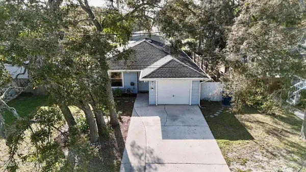 831 DIVISION ST, Fernandina Beach, FL 32034