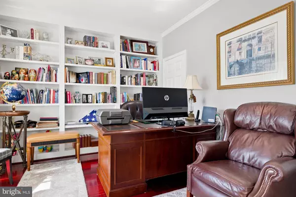 13104 MEADOW HALL CT, Herndon, VA 20171