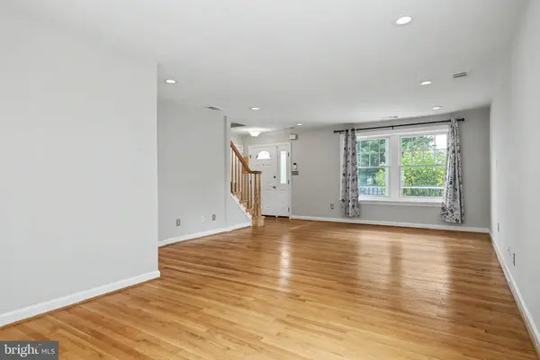 3128 WAYNE RD, Falls Church, VA 22042